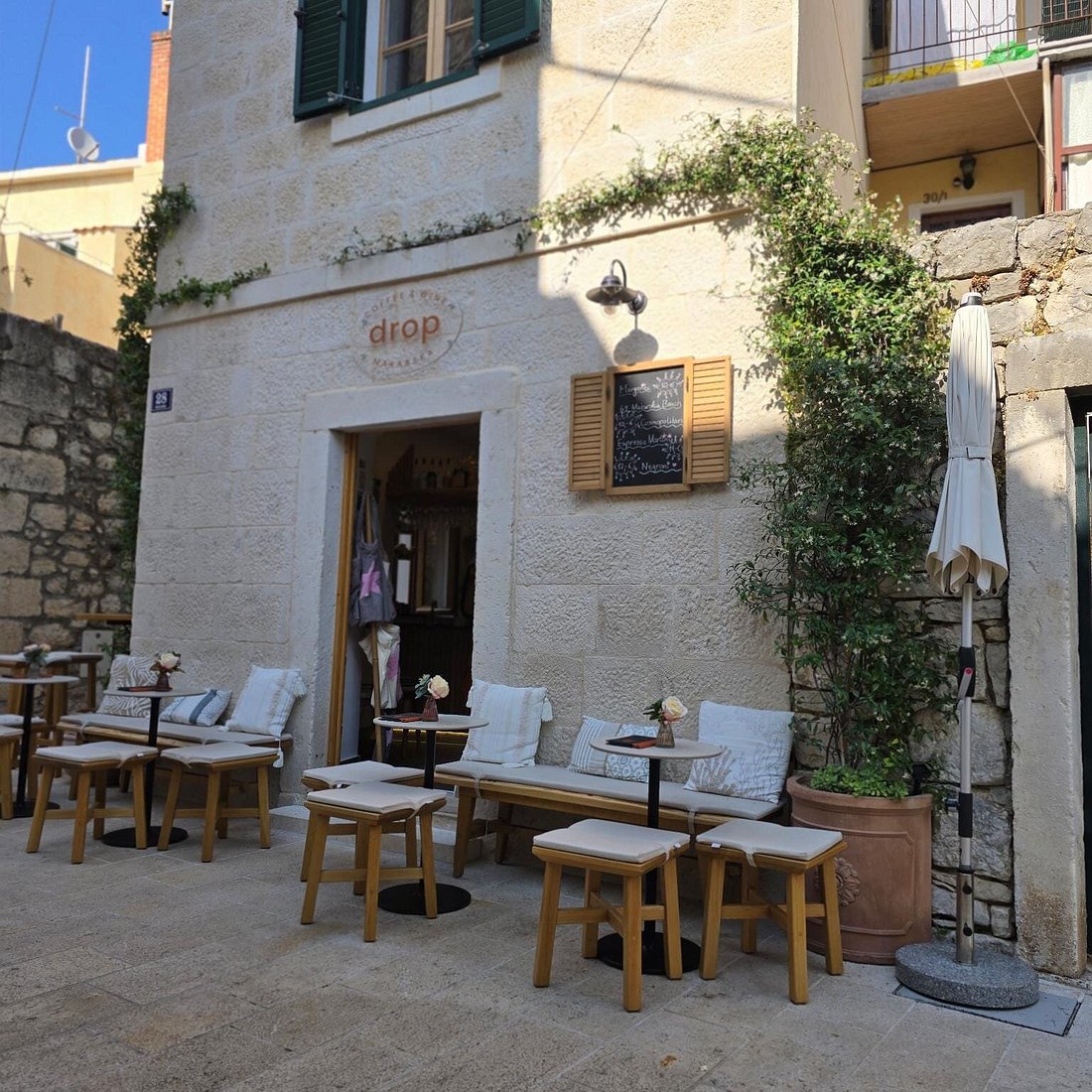 Omiljeni kafić u Makarskoj: Drop Coffee &amp;amp; Wine Lovers